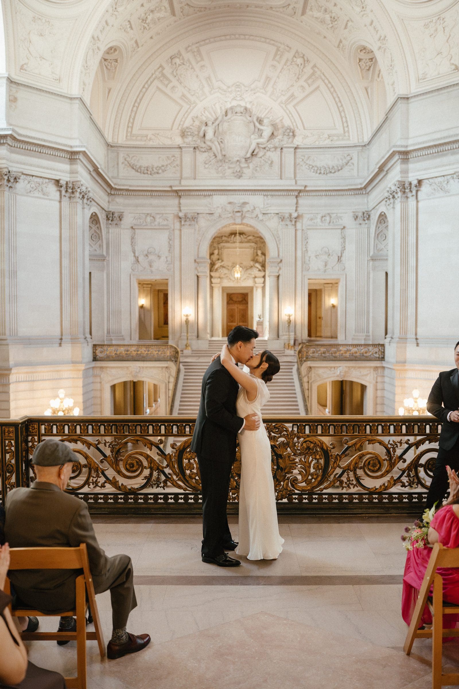 David and Michelle's first kiss at the Mayor's Balcony